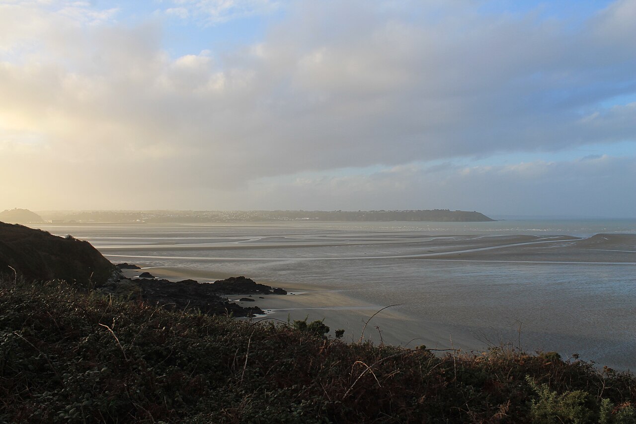 Hillion (22120) : la baie de Saint-Brieuc vue depuis la pointe du Grouin, à Hillion