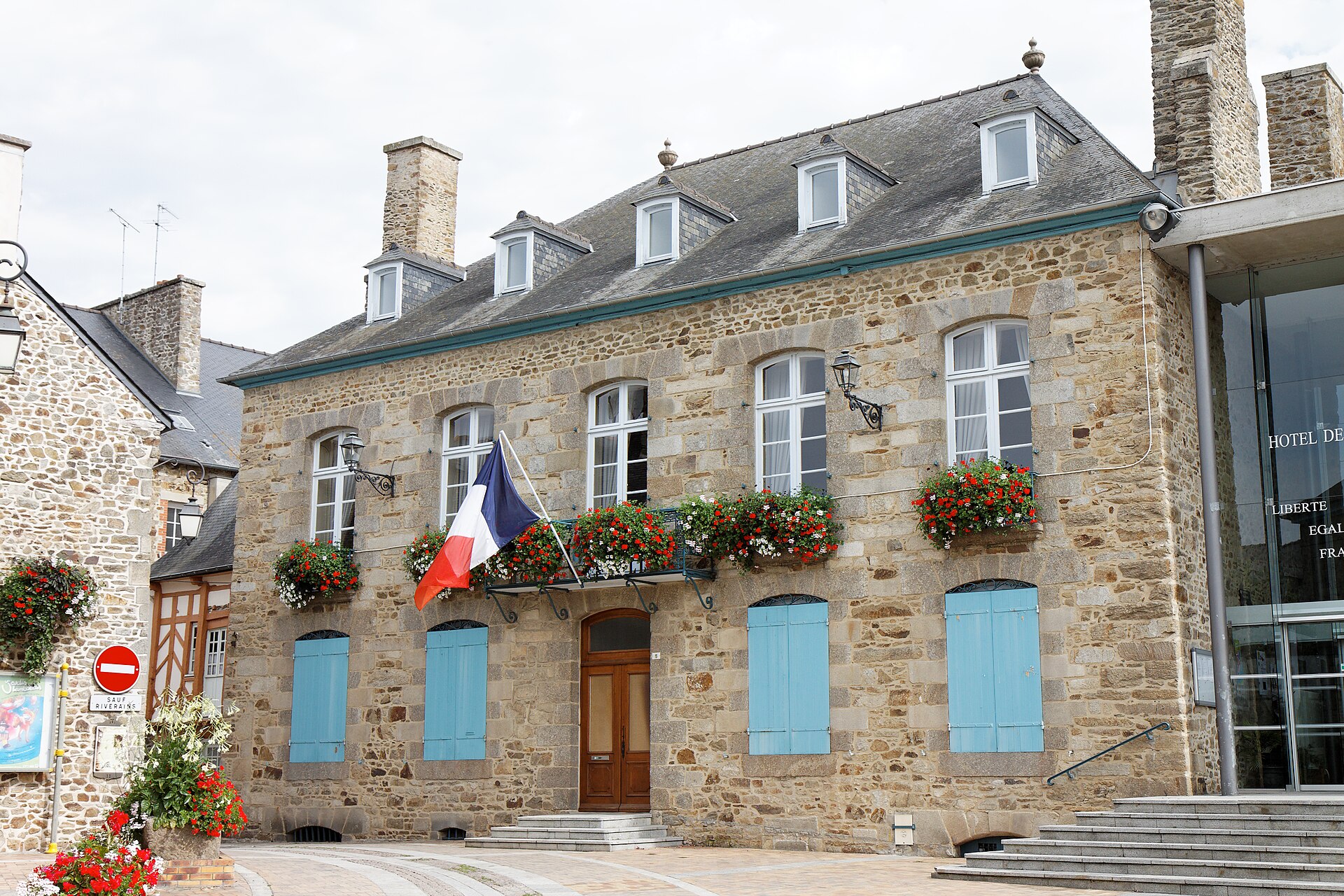 Lamballe-Armor (22400) : Lamballe - Mairie - Vue partielle -