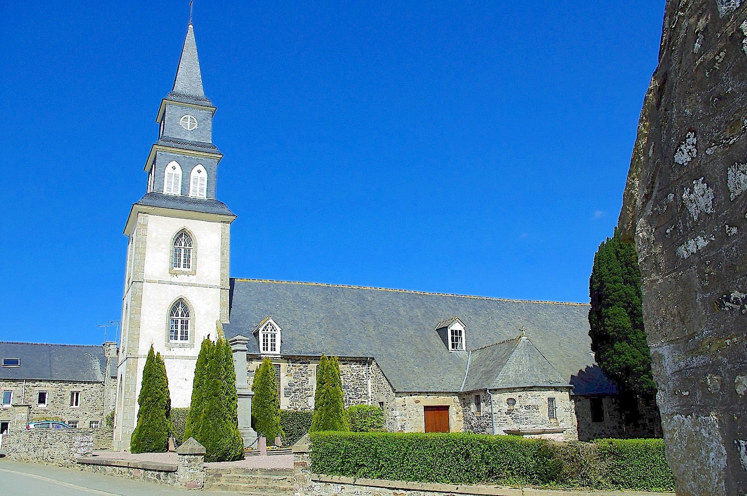 Pléboulle (22550) : Eglise Pleboulle