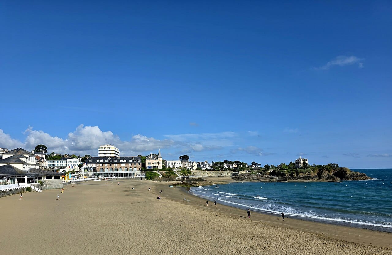 Saint-Quay-Portrieux (22410) : la plage du Casino à Saint-Quay-Portrieux